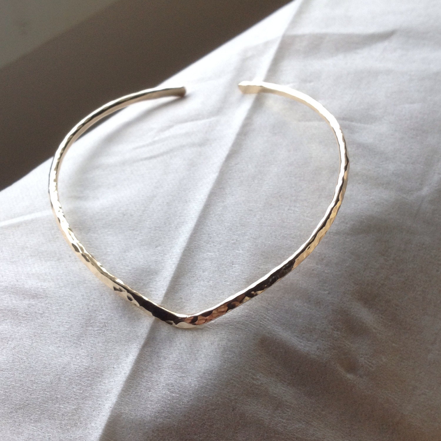 Chevron Manschette Armband - Verstellbarer Armreif Silber 925 von HiwireJewelry