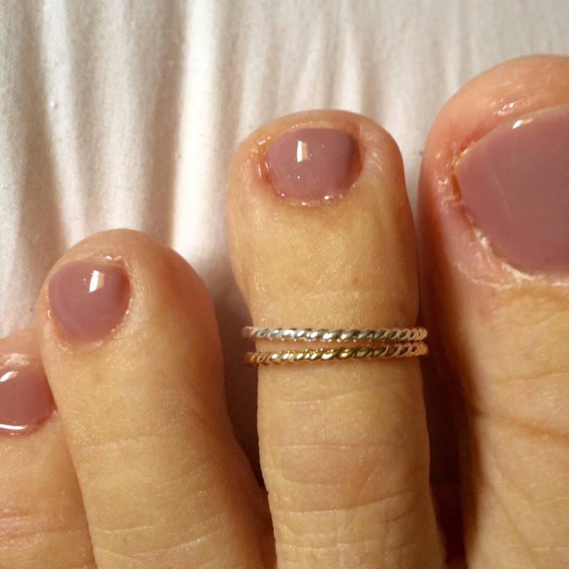 Zehenring - Gelbgold Filled Roségold Verstellbare Zehenringe Offener 1 Stacking Gedrehter von HiwireJewelry