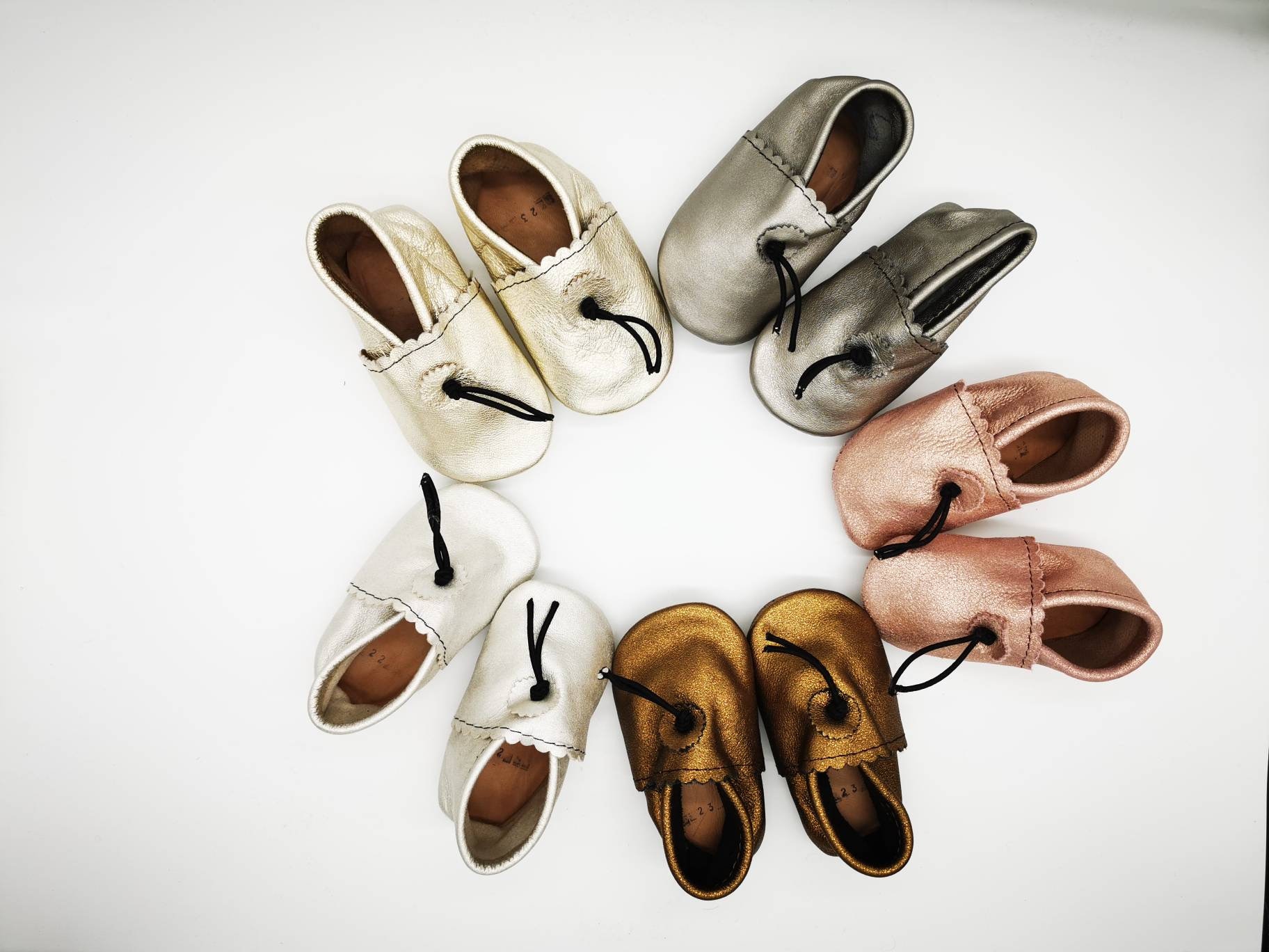 Krabbelpuschen Babyschuhe Lederpuschen, Babouche, Leder Krabbelpuschen Babyschuhe Lederpuschen, Babouche, Leder von HiyaBerlin