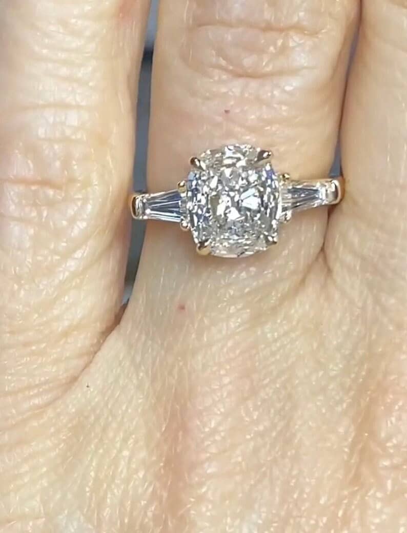 2.5 Ct Omc Cushion Cut Solitaire Prong Setting Moissanite Ring_14K Solid Yellow Gold Ring_Conflict Free Daily Wear Jewelry For Her von Hiyaanjewels