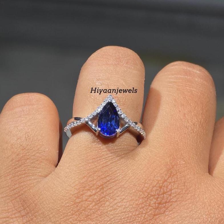 Deep Royal Blue 2.5Ct Pear Cut Chevron Ring, Twisted Designer Pave Band, Iconic Luxury Wedding Bridal Jewelry, Solid White Gold Ring For Her Deep Royal Blue 2.5Ct Pear Cut Chevron Ring, Twisted Designer Pave Band, Iconic Luxury Wedding Bridal Jewelry, Solid White Gold Ring For Her von Hiyaanjewels