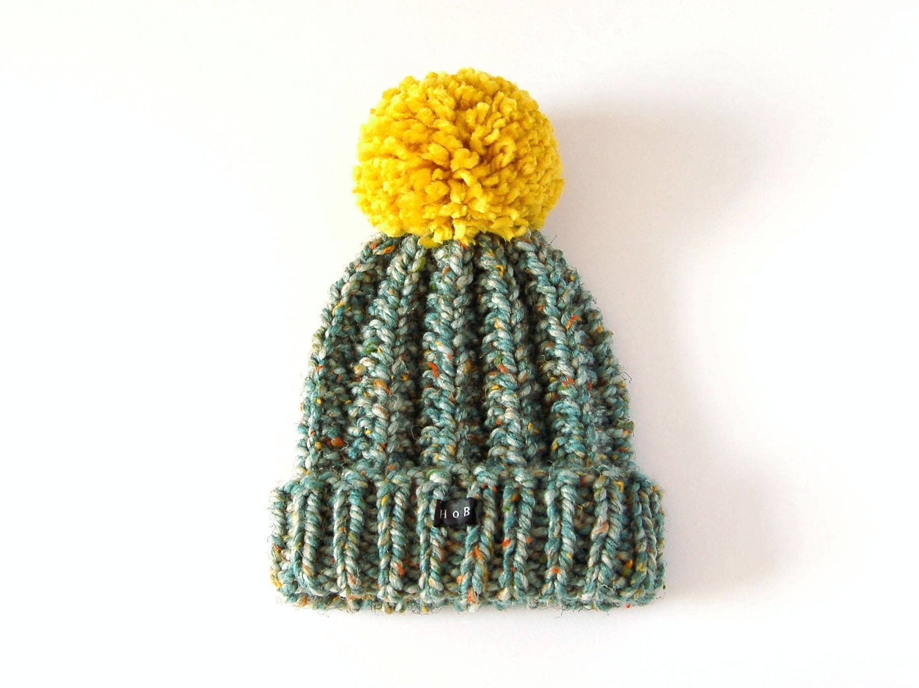 Dicke Grobstrick Beanie Mit Extra Großer Senfgelber Bommel. Damen Bommel Mütze. Grün/Blaugraue Tweed Wollmischung Texturierte Hut von HoBoHandmadeUK