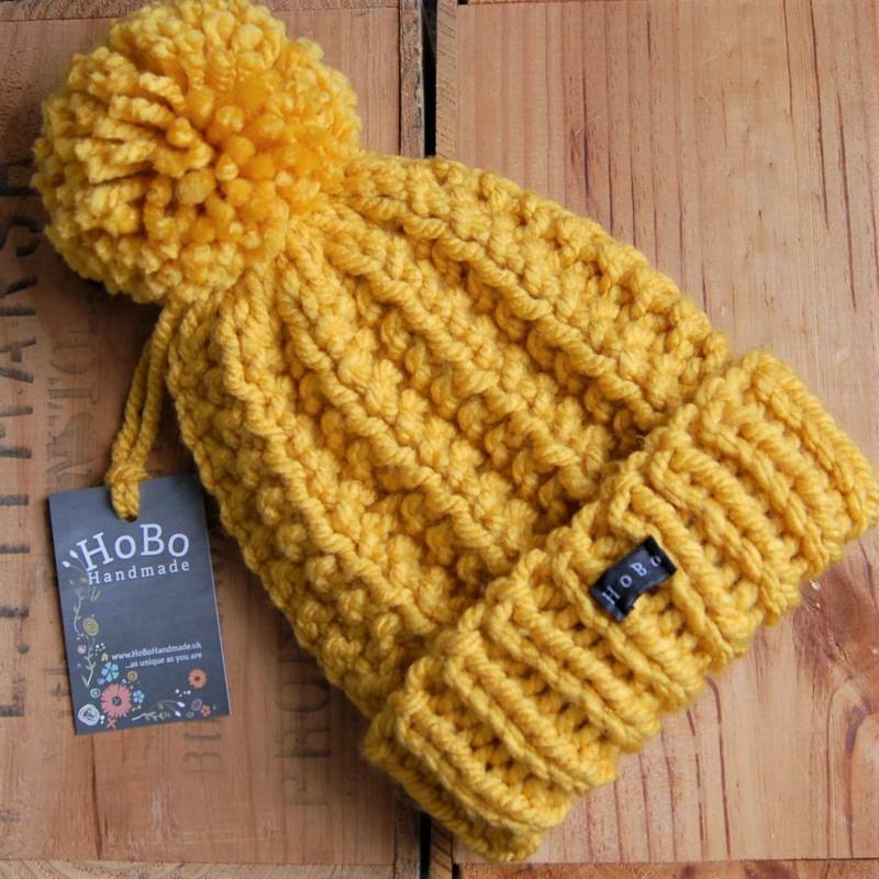 Senf Bommelmütze. Damen Oder Herren Dicke Grobstrick Gelbe Pom Beanie, Handgestrickt in Pflegeleichtem Acrylgarn Extra Groß Herausnehmbarer von HoBoHandmadeUK