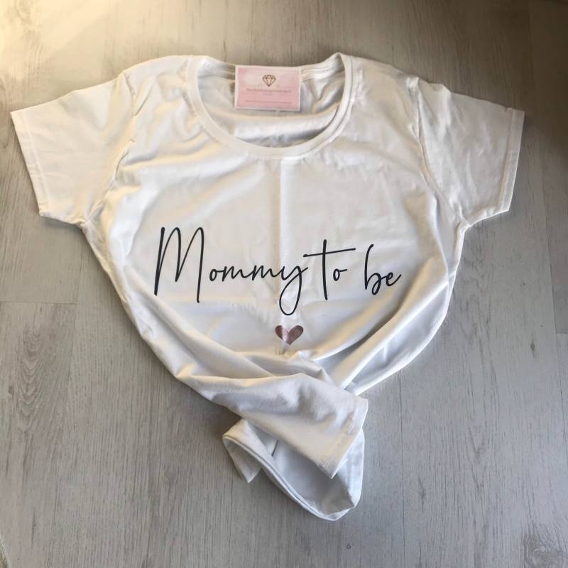 Mommy To Be T-Shirt Mommy To Be T-Shirt von Hochzeitsimpression