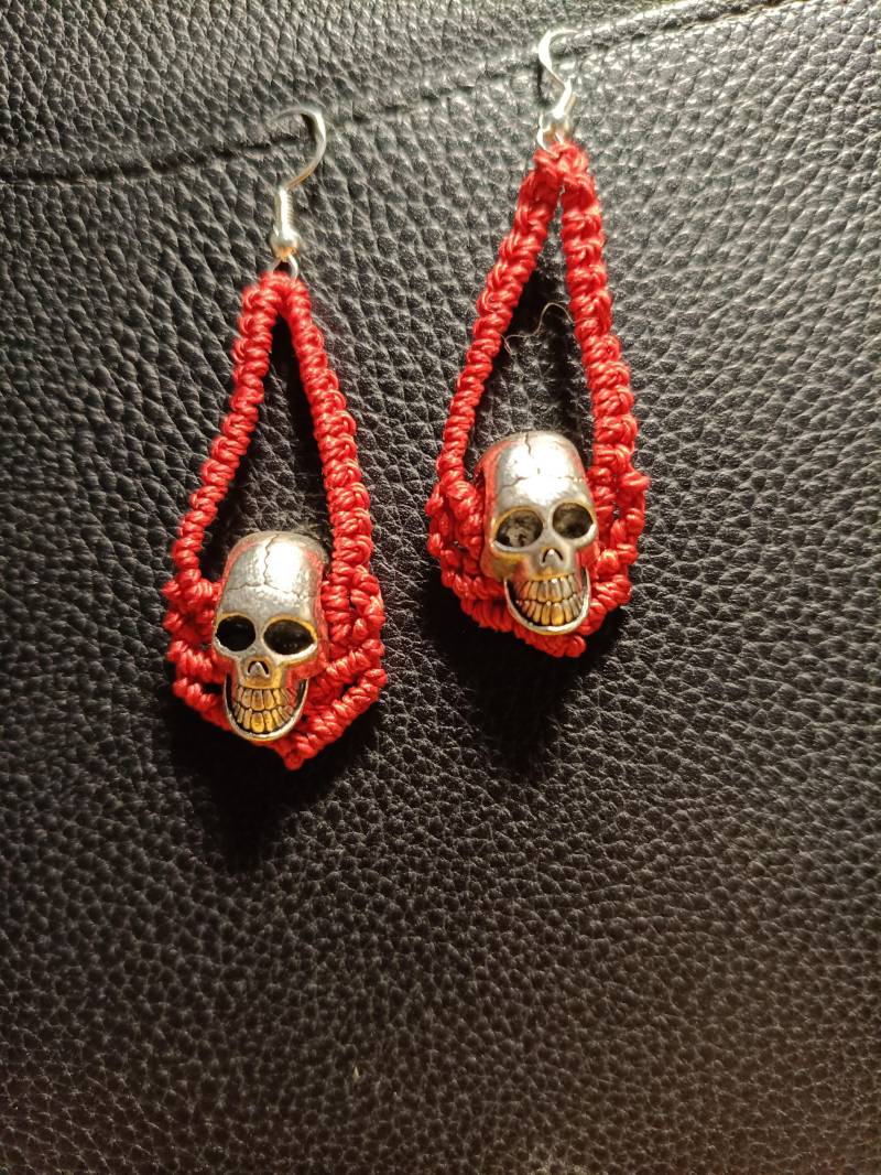 Makramee Ohrringe, Macrame Earrings, Halloween, Ghotic, Metal Makramee Ohrringe, Macrame Earrings, Halloween, Ghotic, Metal von HocusKnotus