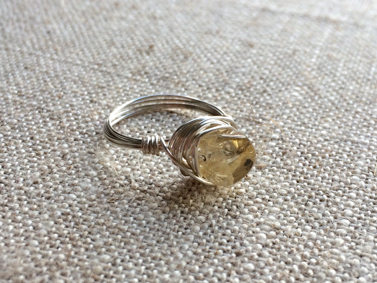 Citrin Silber Draht Gewickelt Ring - Größe Auf Bestellung November Geburtsstein Citrin Silber Draht Gewickelt Ring - Größe Auf Bestellung November Geburtsstein von HoggwinkleDesigns