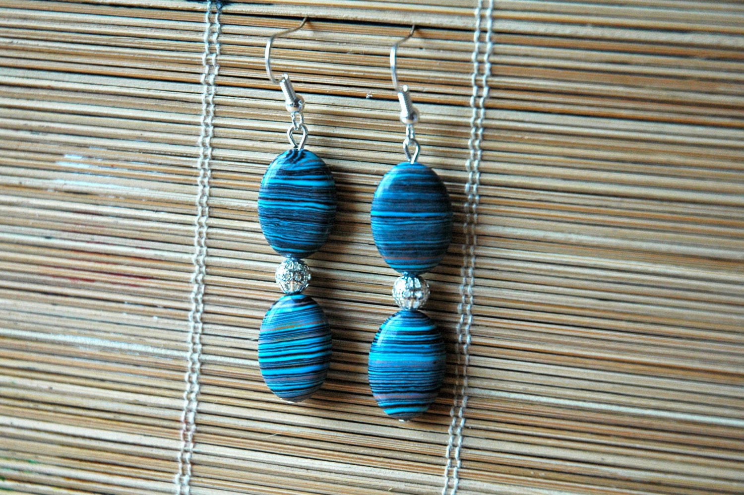 Doppelt Perle Oval Blau, Grün, Türkis, Schwarz Zebra Calsilica Anhänger Ohrringe Doppelt Perle Oval Blau, Grün, Türkis, Schwarz Zebra Calsilica Anhänger Ohrringe von HoggwinkleDesigns