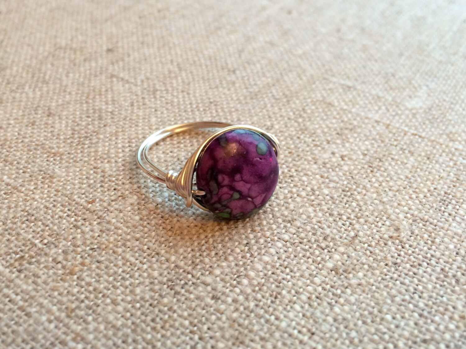 Lila Rainbow Calsilica Silber Draht Wrapped Ring - Größe Bestellen Lila Rainbow Calsilica Silber Draht Wrapped Ring - Größe Bestellen von HoggwinkleDesigns