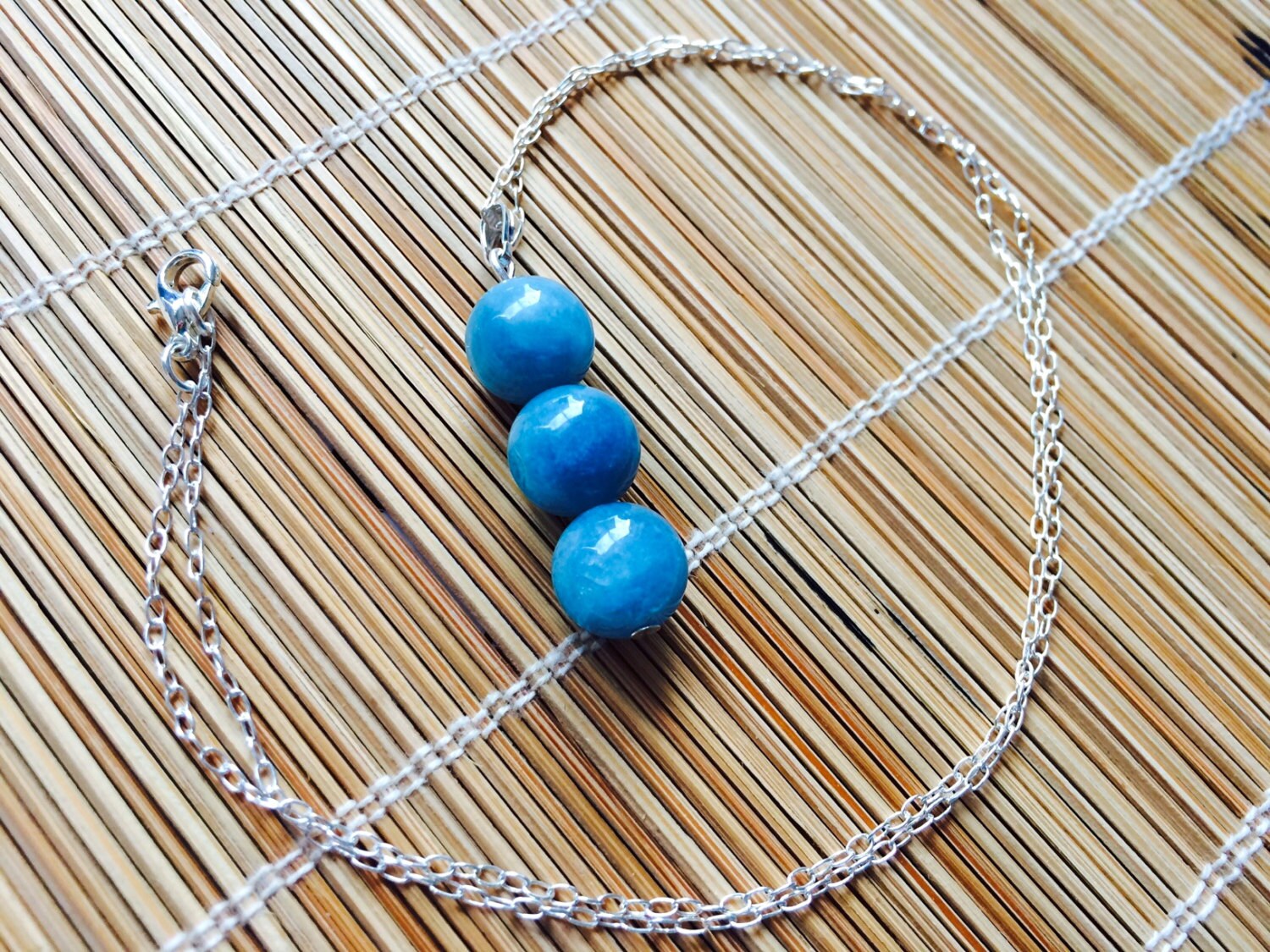Schöne Blaue Meer Grünen Aquamarin Anhänger Halskette Sterling Silber Kette - März Birthstone Schöne Blaue Meer Grünen Aquamarin Anhänger Halskette Sterling Silber Kette - März Birthstone von HoggwinkleDesigns