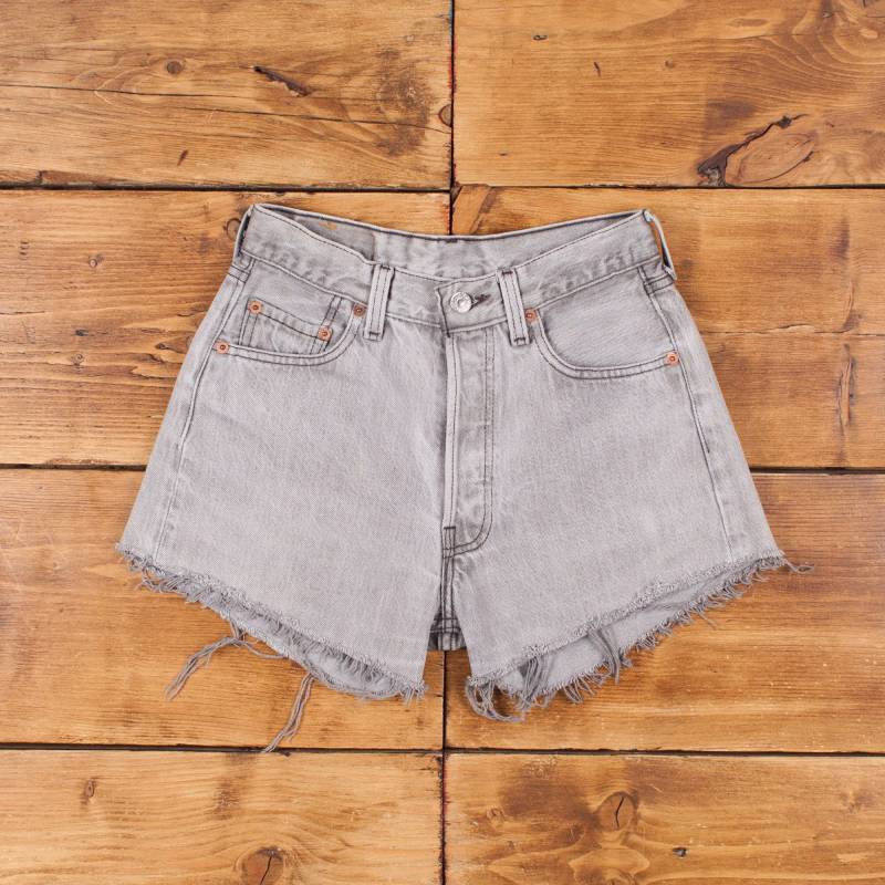 Vintage Levi's Denim Shorts 26 Levis 501 Raw Hem Womens Light Wash Hot Pants von Holdwest