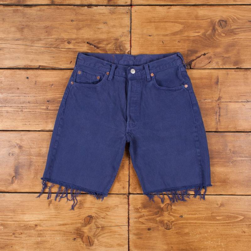 Vintage Levi's Denim Shorts 30 Levis 501 Raw Saum Usa Made 90Er Jahre Medium Wash Blau von Holdwest