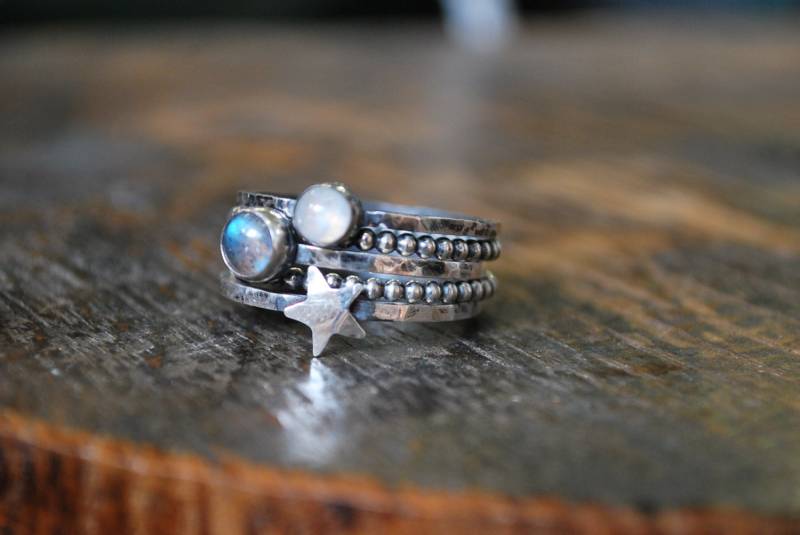Ring 5 Ringe Stapelbar Mondstein, Labradorit Und Star Silver Ring 5 Ringe Stapelbar Mondstein, Labradorit Und Star Silver von HolenArtisanat