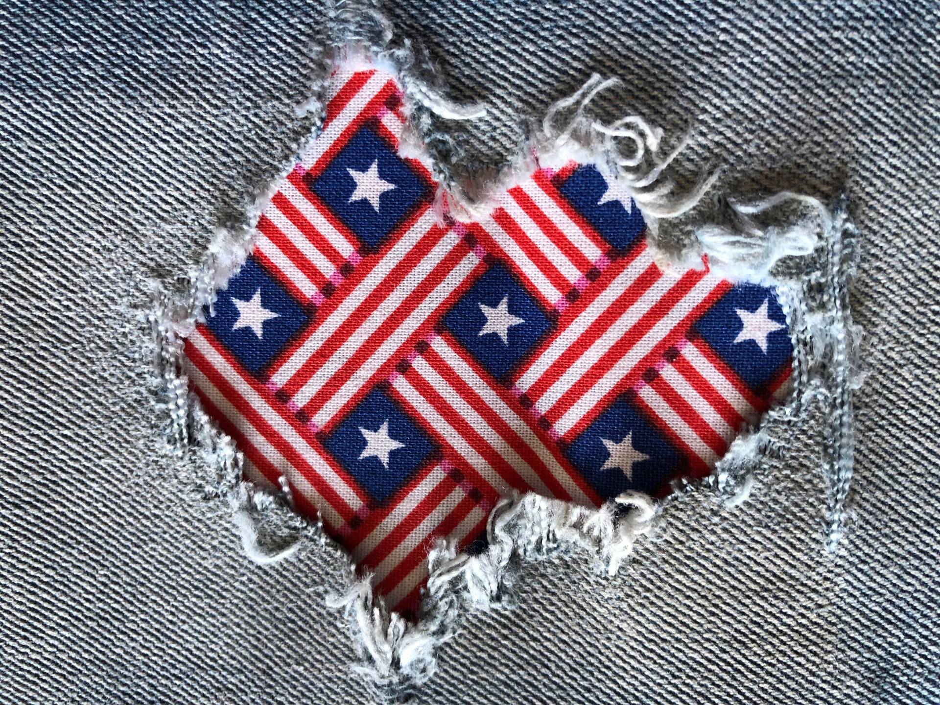 Americana Stars & Stripes "Peek A Boo" Denim Patches Super Strong Iron On - Von Holey | Verschiedene Größen Americana Stars & Stripes "Peek A Boo" Denim Patches Super Strong Iron On - Von Holey | Verschiedene Größen von HoleyPatches