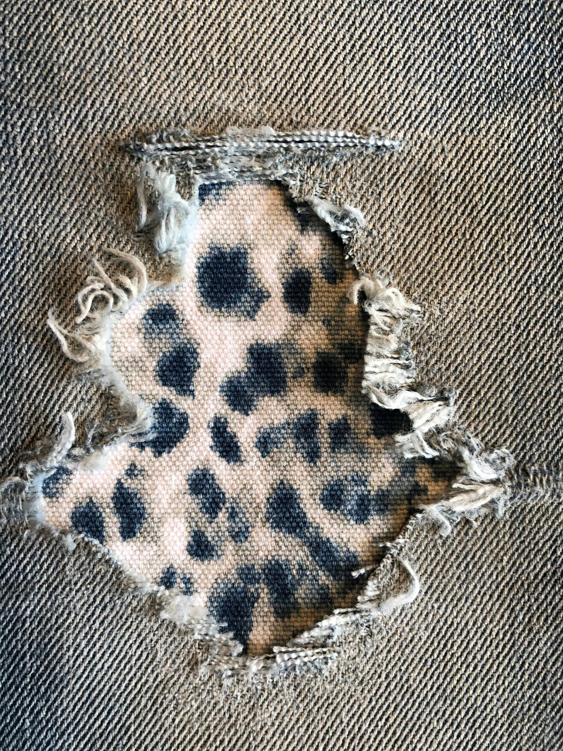Hellblauer Gepard Tierdruck "Peek A Boo" Bügeln Auf Jeans Patches Super Strong - By Holey | Verschiedene Größen Hellblauer Gepard Tierdruck "Peek A Boo" Bügeln Auf Jeans Patches Super Strong - By Holey | Verschiedene Größen von HoleyPatches
