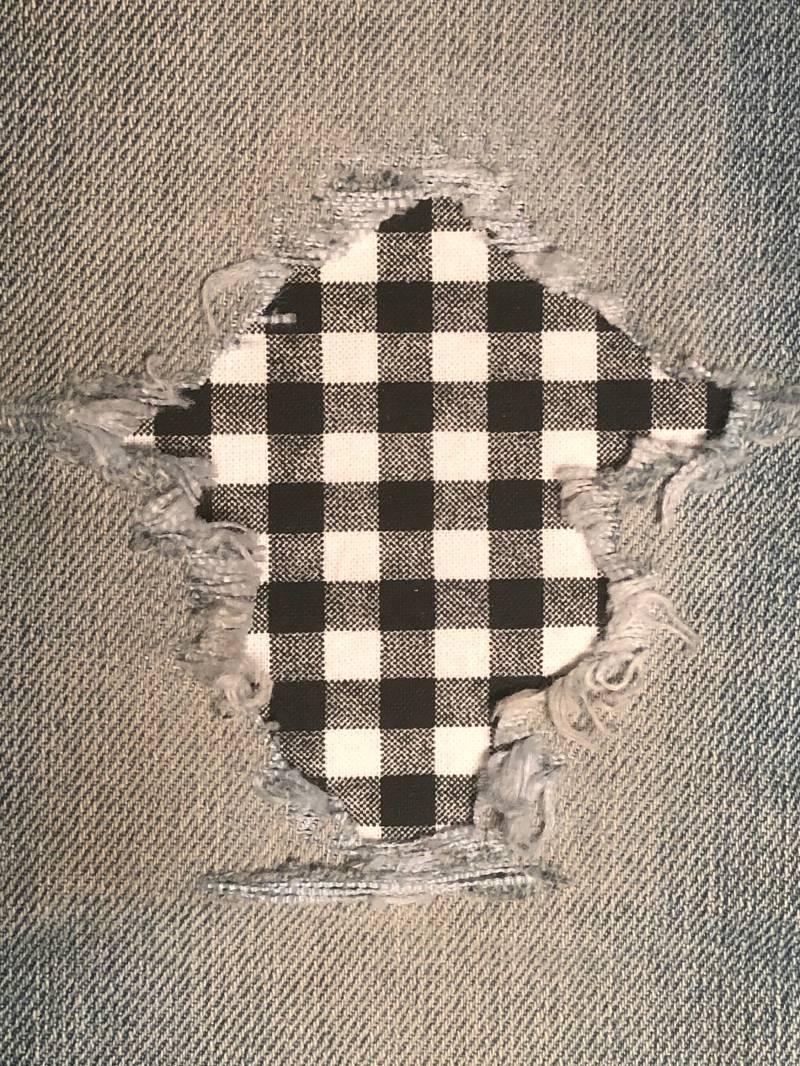 Schwarz Karo "Peek A Boo" Denim Aufnäher Super Strong Iron On - Von Holey Patches | Verschiedene Größen von HoleyPatches
