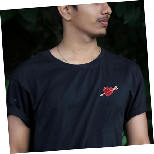 Holibanna Herzförmige Brosche aus Langlebiger Zinklegierung Glatte Oberfläche Unisex Anstecknadel Modischer Schmuck für Kleidung Rucksack Hut Vielseitiges Accessoire für Damen und Herren von Holibanna