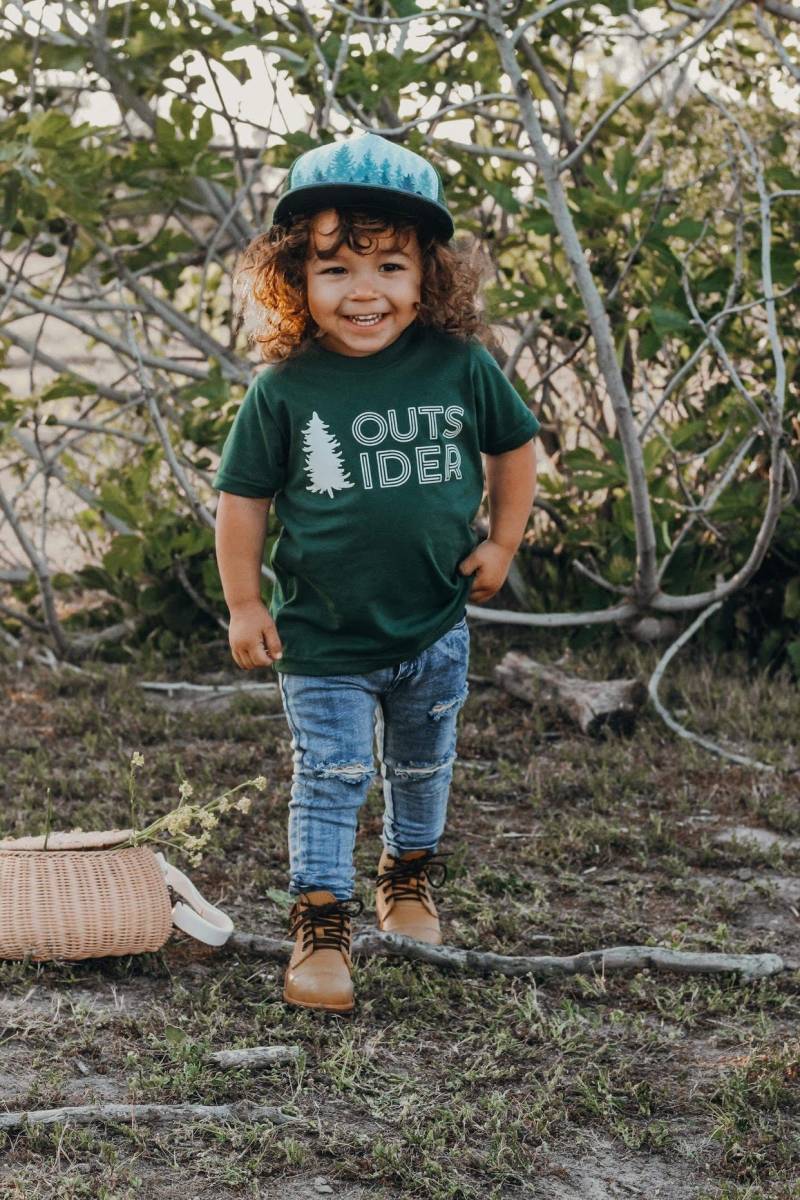 Außenseiter Kinder T-Shirt | Abenteuer Shirt Kleinkind Mädchen Tshirt Jungen Grafik Tees Sommer Camping von HollandAve