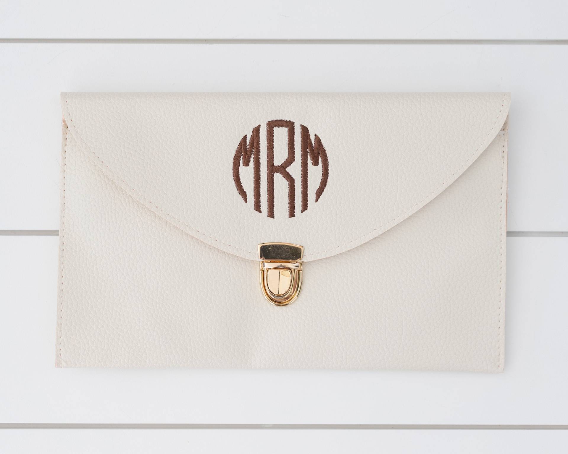 Monogrammierte Umschlag-Kupplung // Monogramm-Kupplung von HollandHartDesigns