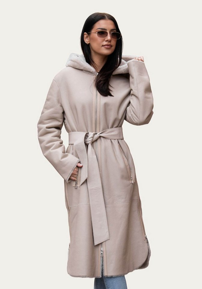 Hollert Wintermantel Lammfellmantel Isabelle Beige mit Kapuze Hollert Wintermantel Lammfellmantel Isabelle Beige mit Kapuze von Hollert