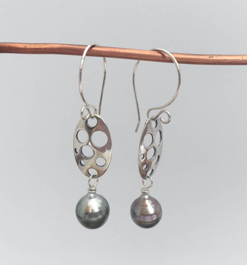sterling Bubbles & Tahitian Schwarze Perlen Ohrringe sterling Bubbles & Tahitian Schwarze Perlen Ohrringe von HollisJjewelry