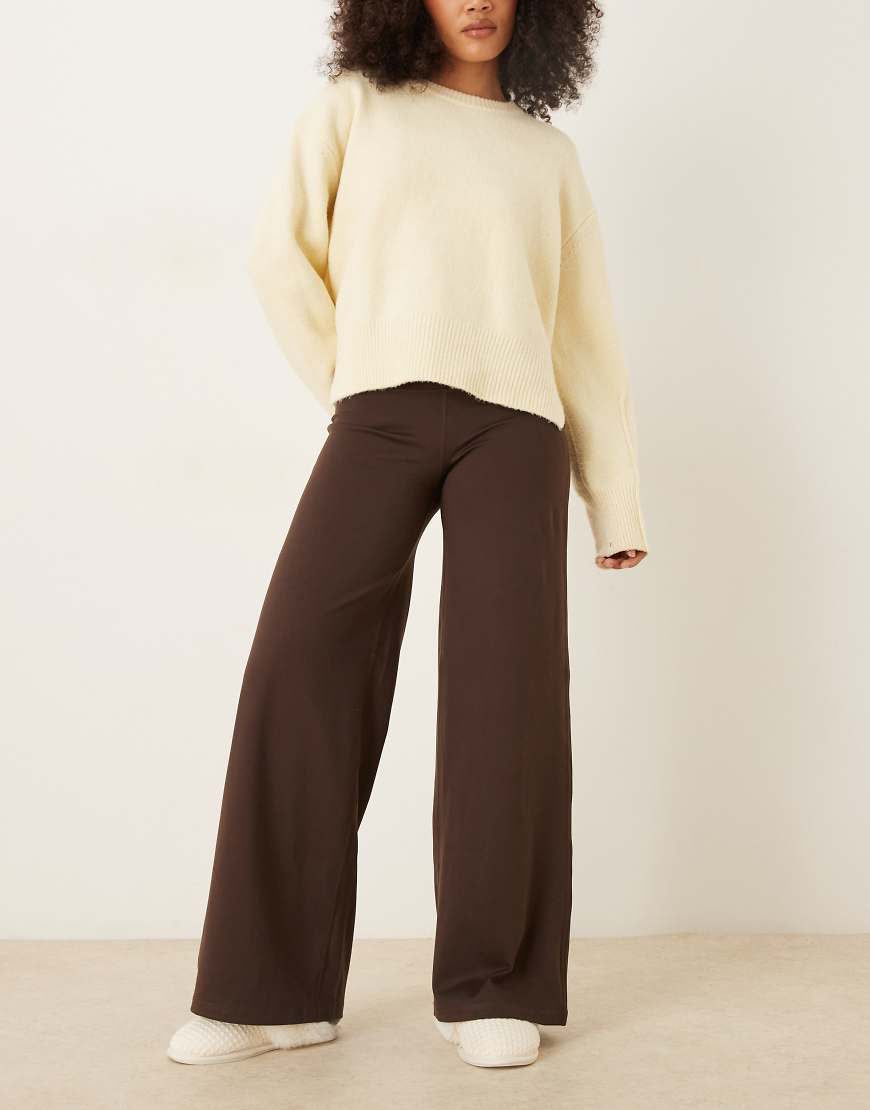 Gilly Hicks - Hose in Braun mit weitem Bein, Innentasche hinten und sehr hohem Bund-Brown von Hollister