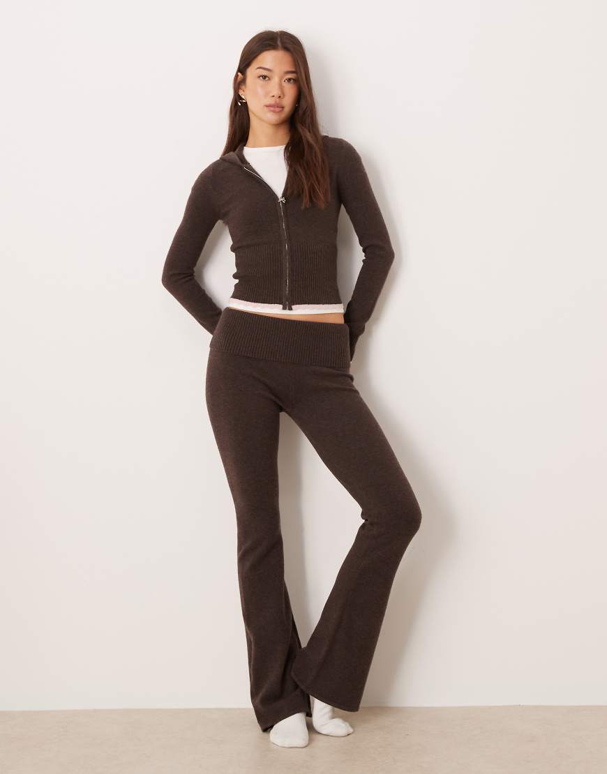 Gilly Hicks - Leichte Bootleg-Hose aus Strick in Braun mit Zopfmuster, Kombiteil-Brown von Hollister