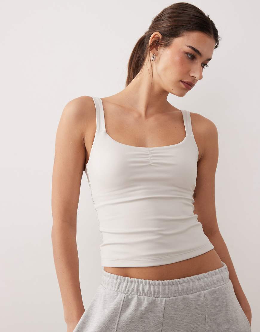 Gilly Hicks - Tanktop in Cremeweiß mit herzförmigem Ausschnitt und integriertem BH von Hollister