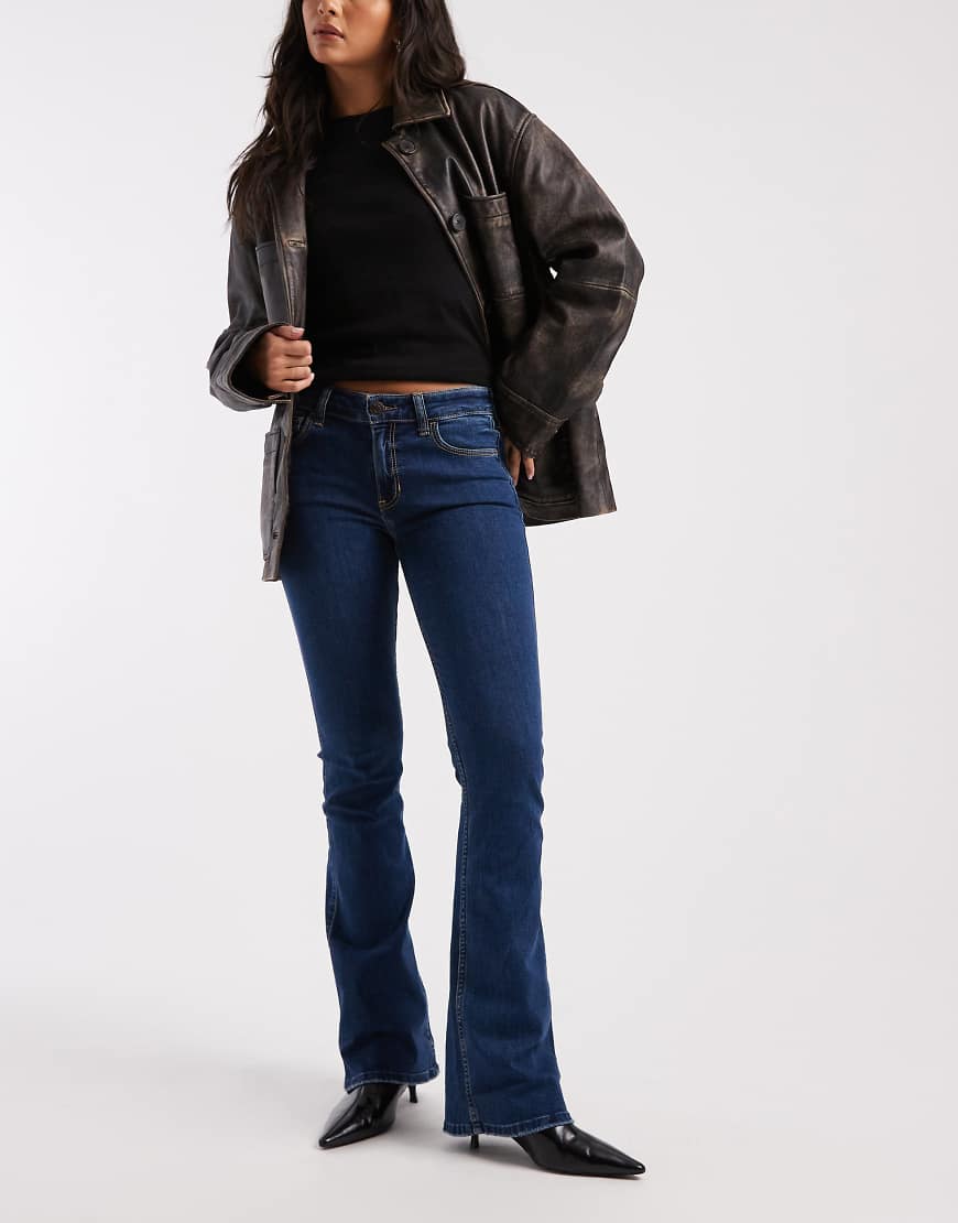 Hollister - Bootcut-Jeans in blauer Waschung mit mittelhohem Bund von Hollister