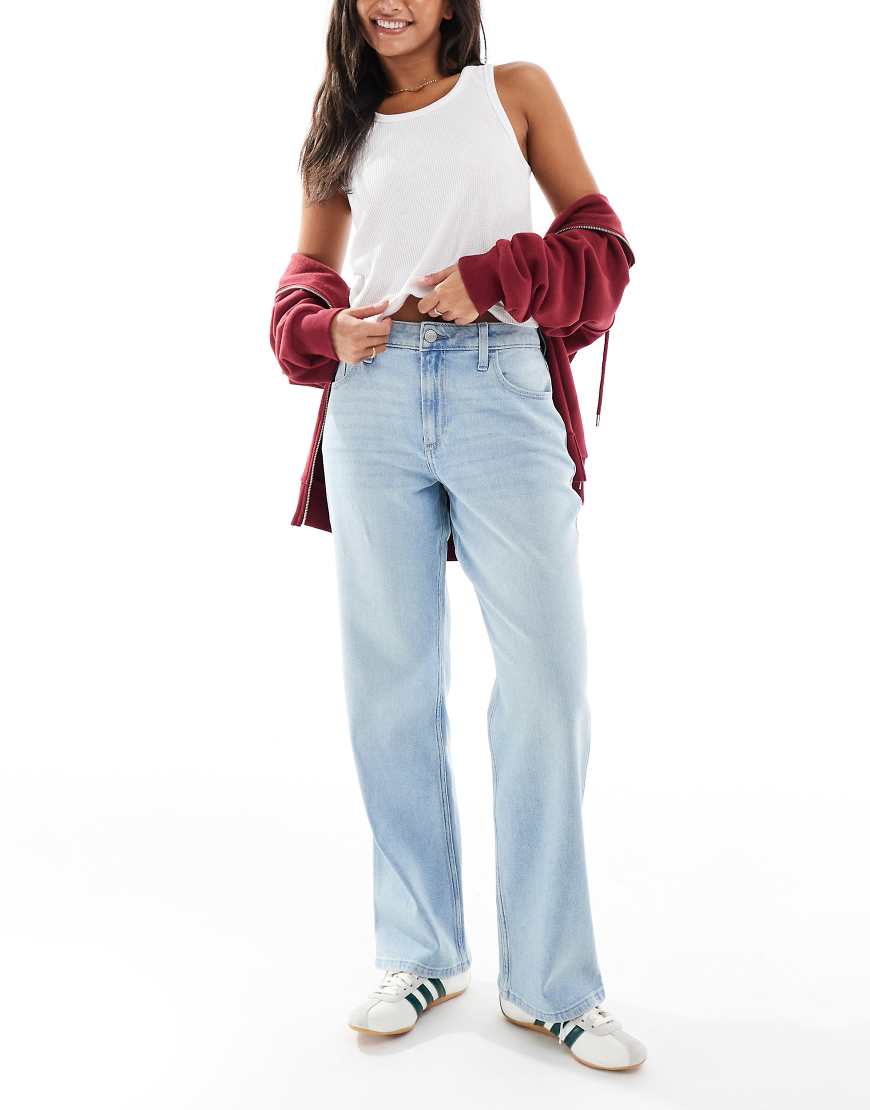 Hollister - Curvy - Dad-Jeans in mittelblauer Waschung mit hohem Bund von Hollister