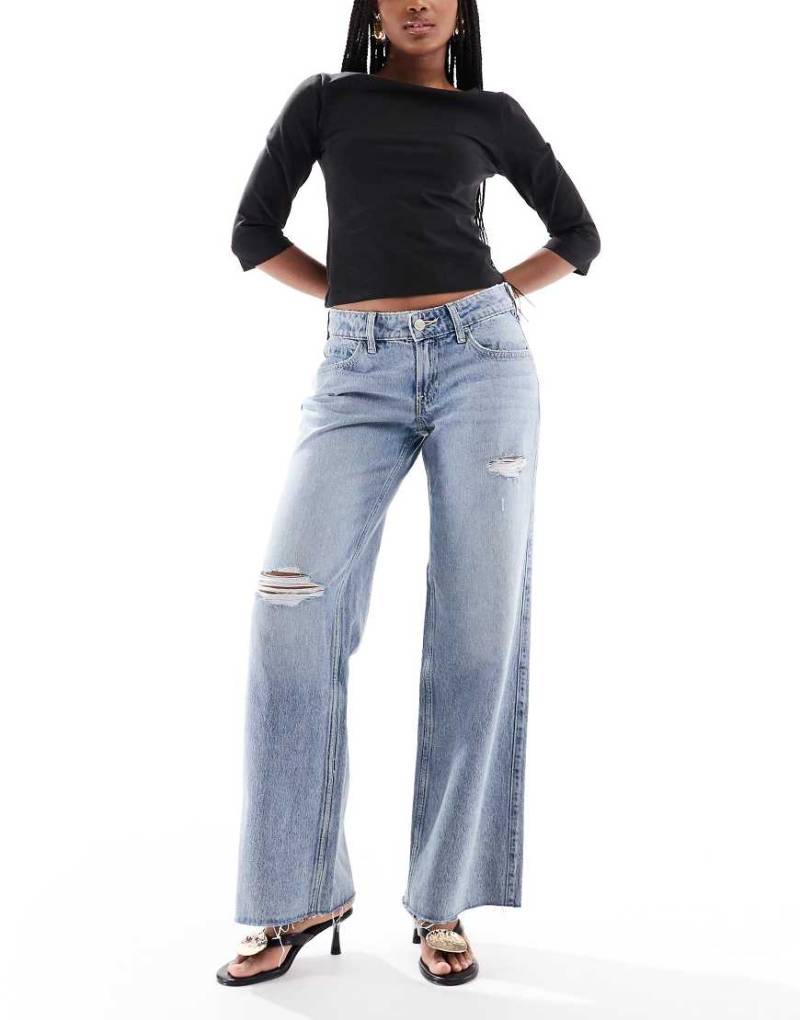 Hollister - Curvy - Sehr weite Jeans in grau getönter Waschung mit niedrigem Bund von Hollister