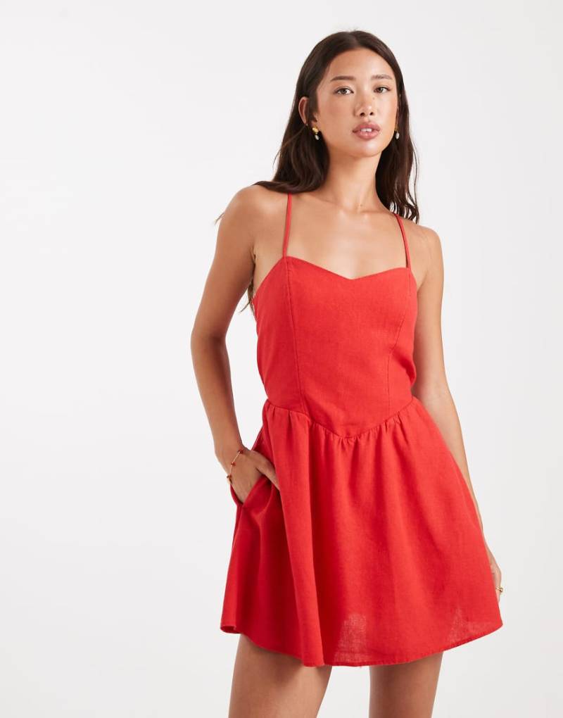 Hollister - Minikleid mit hohem Leinenanteil in Rot mit Spaghettiträgern und tiefer Taille von Hollister