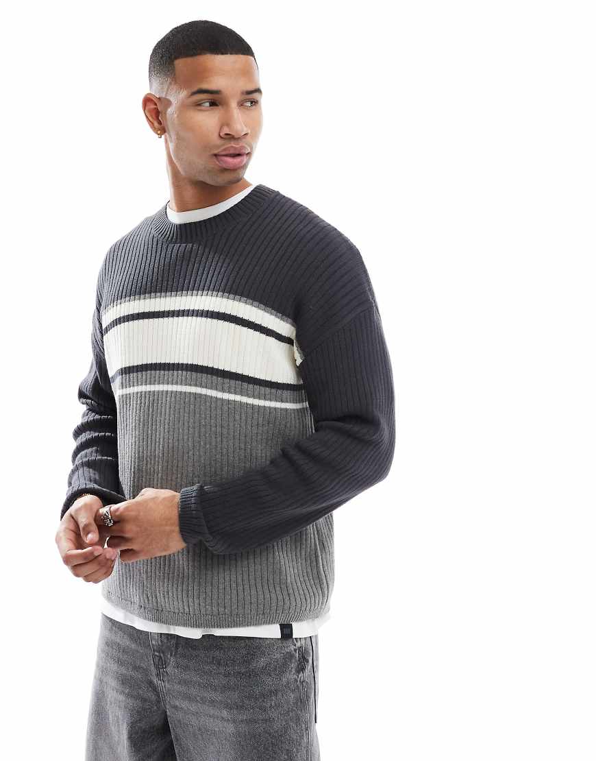 Hollister - Kastiger Strickpullover in Marineblau mit kontrastierenden, verschiedenfarbigen Bahnen-Bunt von Hollister