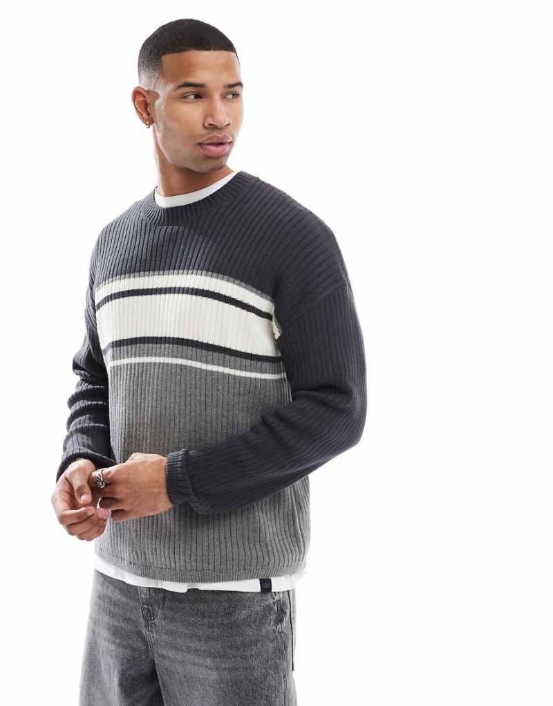 Hollister - Kastiger Strickpullover in Marineblau mit kontrastierenden, verschiedenfarbigen Bahnen-Bunt von Hollister