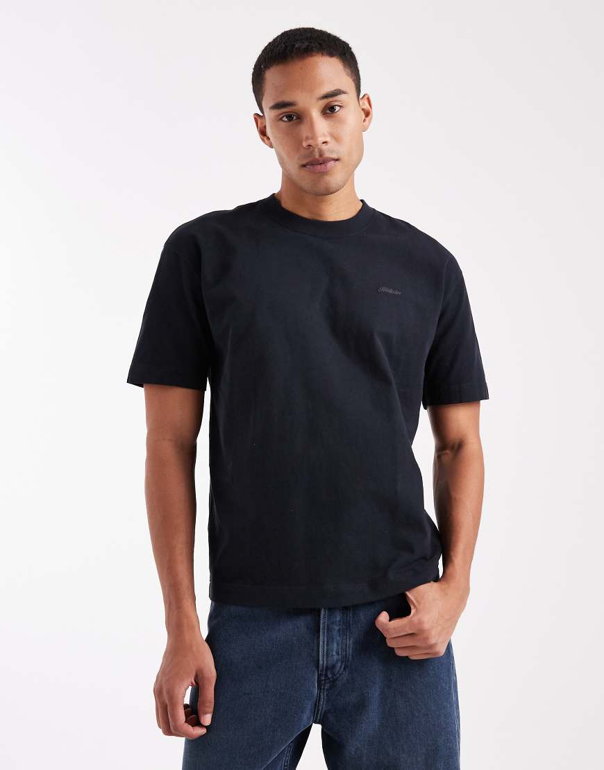 Hollister - Kastiges, kurzärmliges T-Shirt in Schwarz mit Mikro-Logo von Hollister