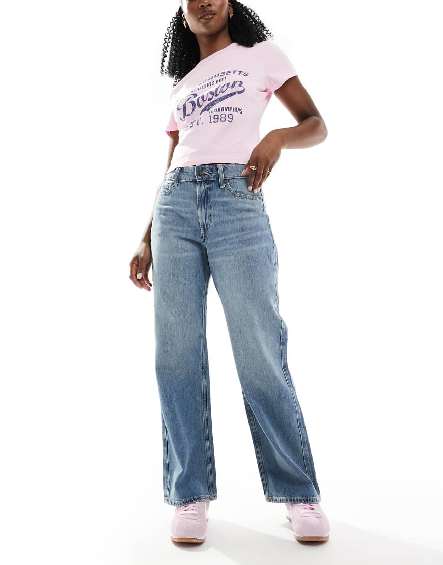 Hollister - Kurvige Baggy-Fit-Jeans in Hellblau mit hohem Bund Hollister - Kurvige Baggy-Fit-Jeans in Hellblau mit hohem Bund von Hollister