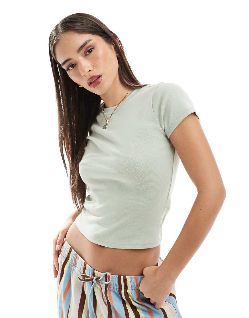 Hollister - Kurzärmliges, geripptes T-Shirt in Grün von Hollister