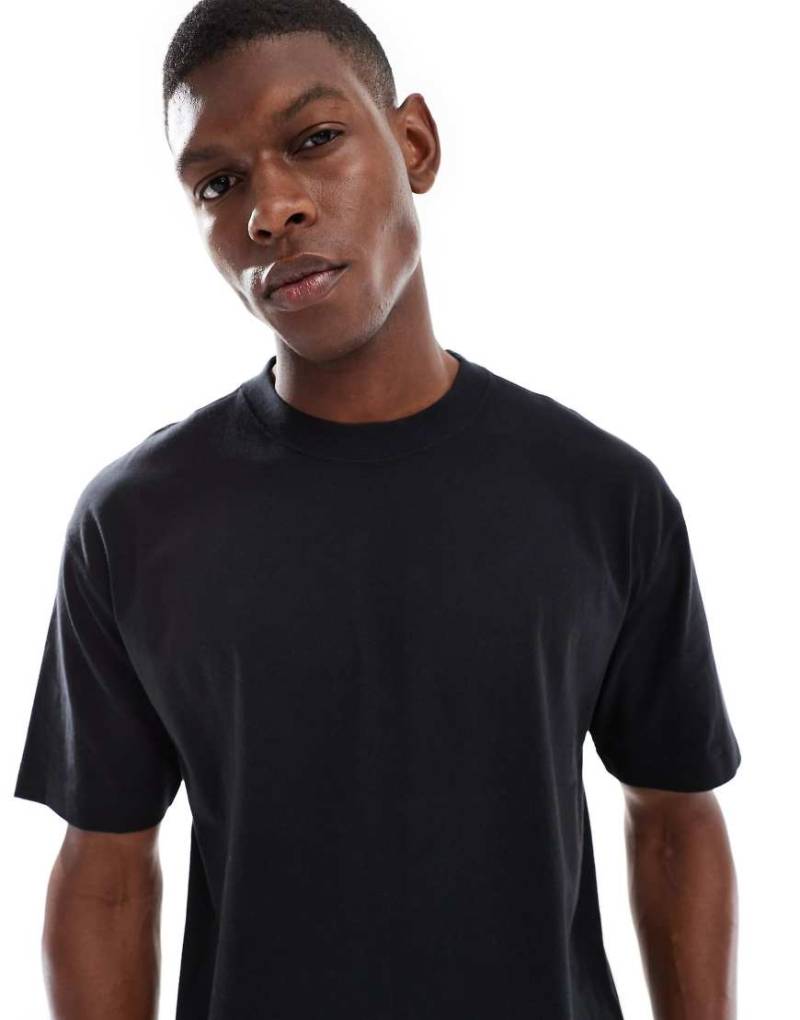 Hollister - Kurzärmliges College-T-Shirt in Schwarz Hollister - Kurzärmliges College-T-Shirt in Schwarz von Hollister