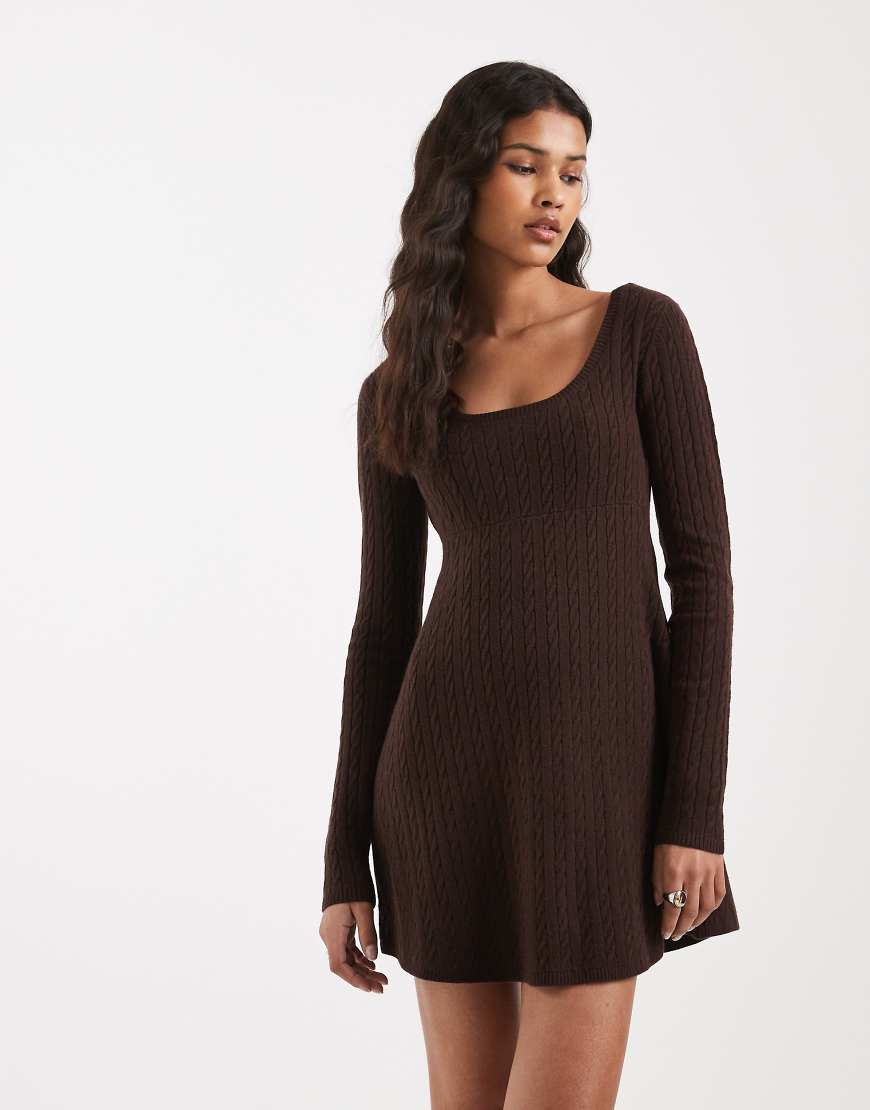 Hollister - Kurzes Babydoll-Pulloverkleid in Braun mit Bindedetail am Rücken-Brown von Hollister