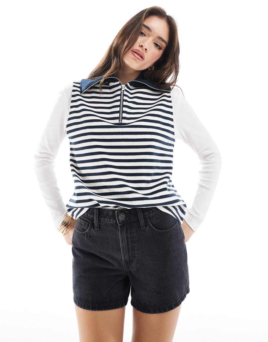 Hollister - Lässig geschnittene Jeansshorts in verwaschenem Schwarz mit hohem Bund von Hollister