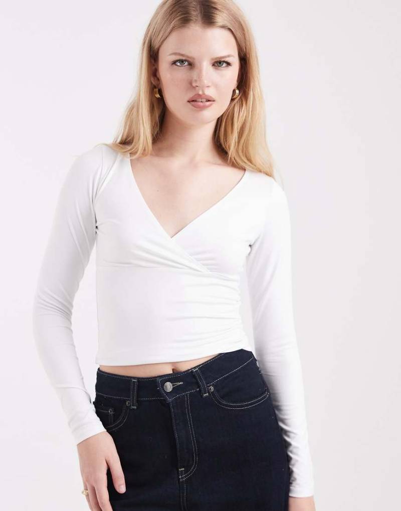 Hollister - Langärmliges, nahtloses Wickel-Oberteil in Weiß von Hollister