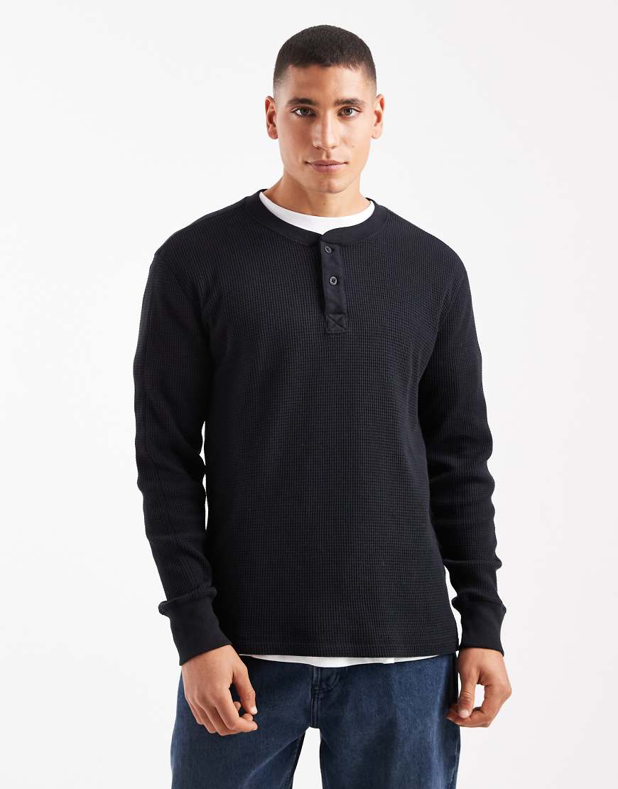 Hollister - Langärmliges Thermo-Shirt in Schwarz mit Henley-Ausschnitt Hollister - Langärmliges Thermo-Shirt in Schwarz mit Henley-Ausschnitt von Hollister