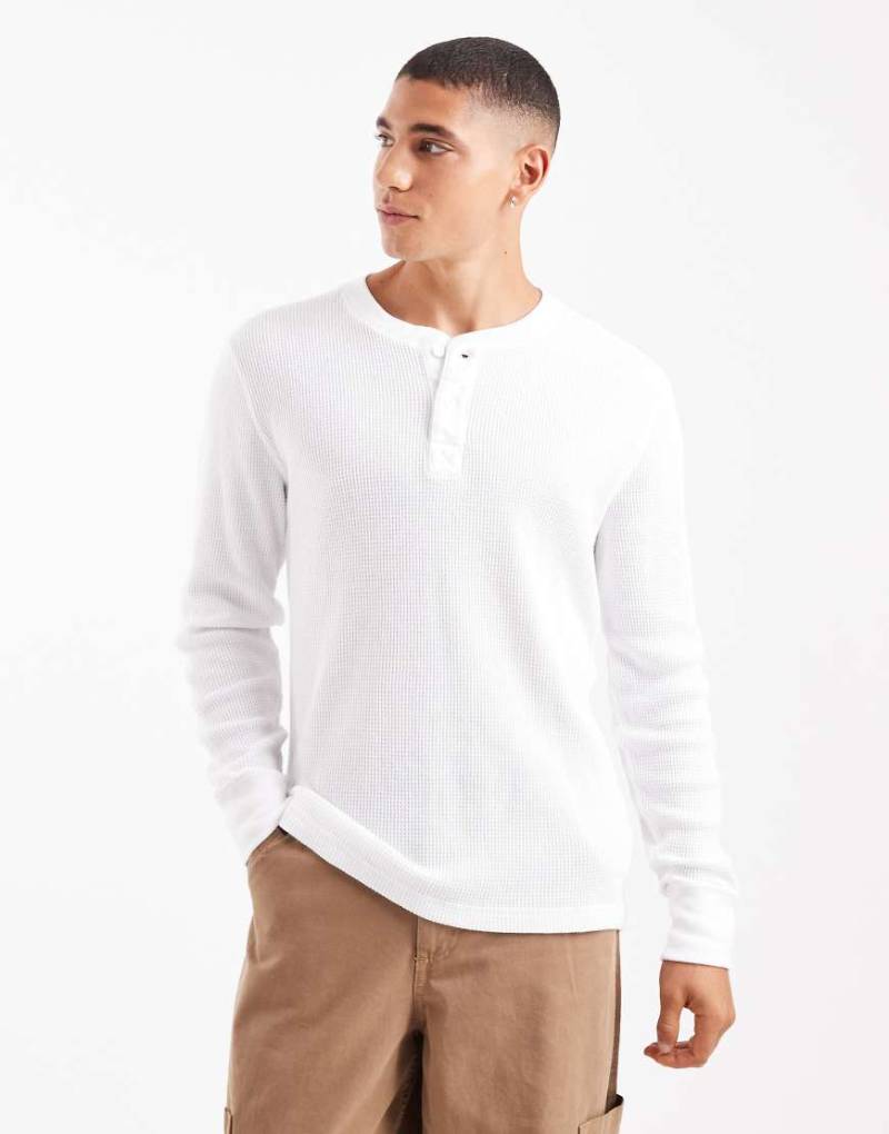 Hollister - Langärmliges Thermo-Shirt in Weiß mit Henley-Ausschnitt-Grau von Hollister