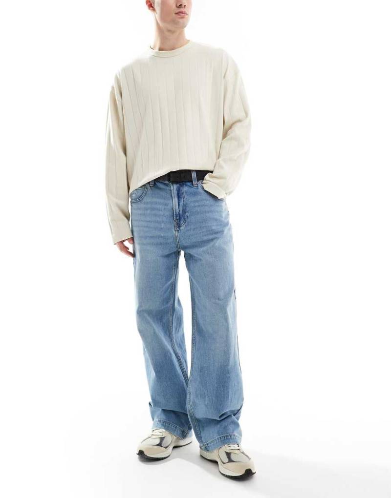 Hollister - Locker sitzende Skater-Jeans in mittelblauer Waschung mit 5-Pocket-Design von Hollister