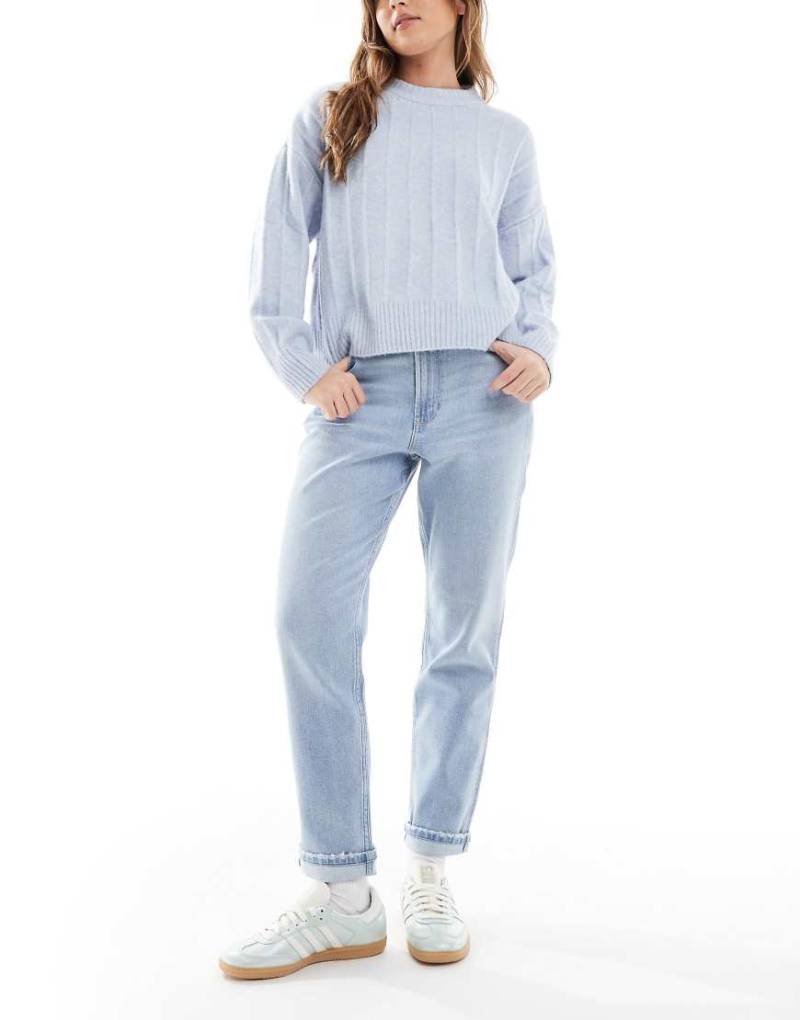 Hollister - Mom-Jeans in cleaner, blauer Waschung mit sehr hohem Bund von Hollister
