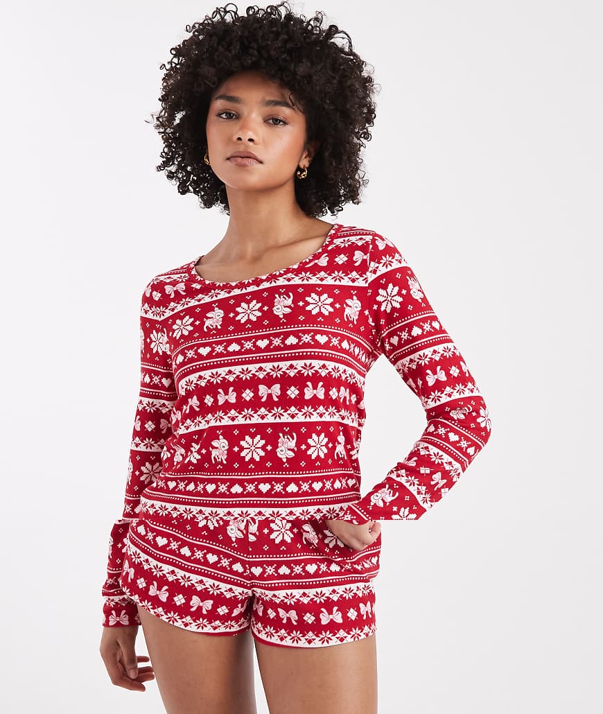 Hollister - Pyjama-Set in Rot mit Norwegermuster, bestehend aus langärmligem Oberteil und Shorts von Hollister