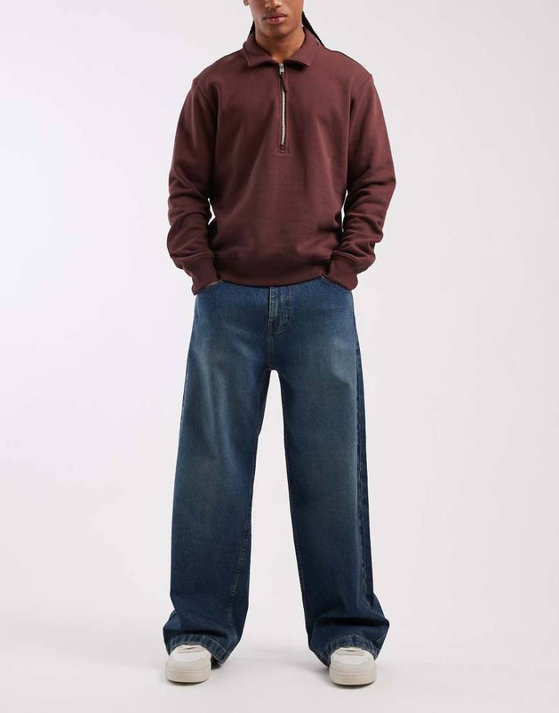 Hollister - Superweite 5-Pocket-Jeans in dunkelblauer Waschung Hollister - Superweite 5-Pocket-Jeans in dunkelblauer Waschung von Hollister