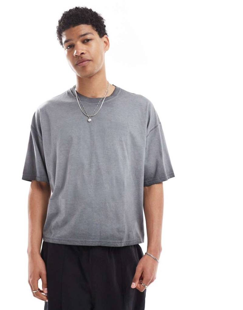 Hollister - Weites Jersey-T-Shirt in verwaschenem Grau mit abfallender Schulterpartie und College-Motiv von Hollister