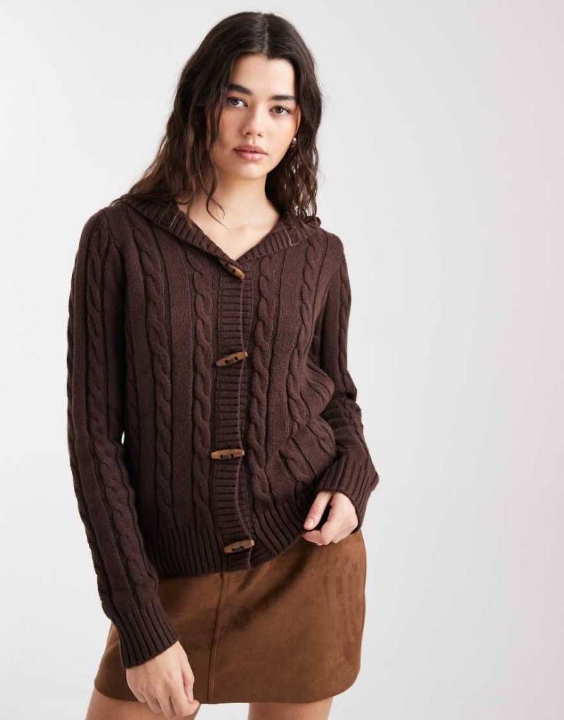 Hollister - Y2K - Strickjacke in Braun mit Kapuze und Zopfmuster-Brown von Hollister