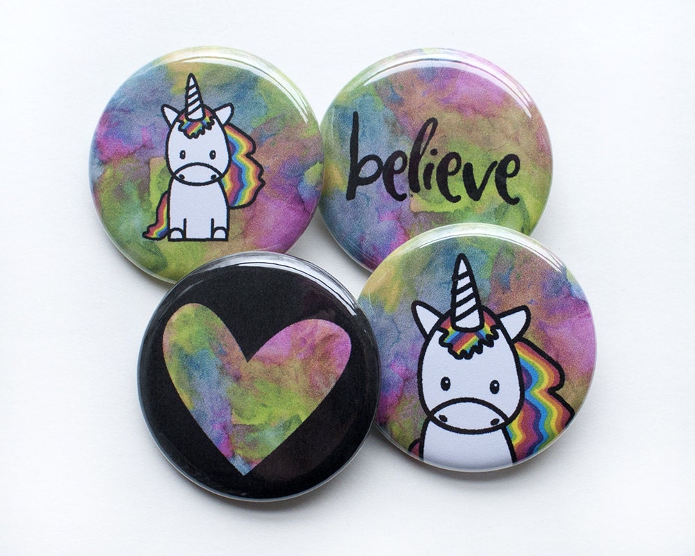 Einhorn Pins - 3 cm Pinback Buttons Einhorn Pins - 3 cm Pinback Buttons von HollyKWhitney
