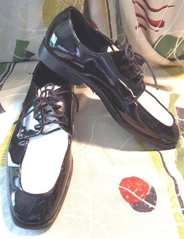 Retro Zweifarbige Herrenkleid Schuhe Gr. 9, 5 von HollyVogueVintage
